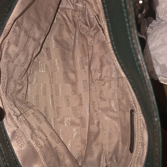 Michael Kors Green Leather Shoulder Bag with Gold Accents - Picture 5 of 11